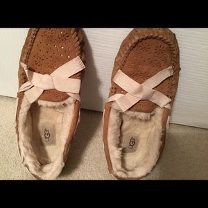 Ugg perforated moccasins (brown)